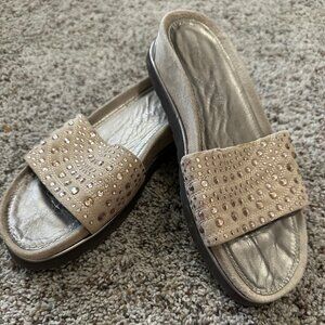 Donald Pliner Slides